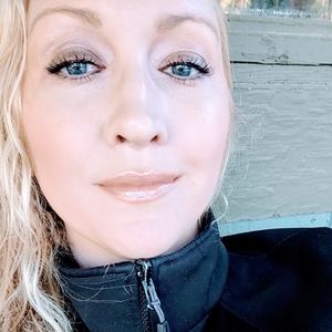 Meet your Posher, Monica